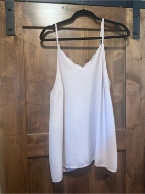 Scallop V-Neck Slip Tank Top - Light Blush
